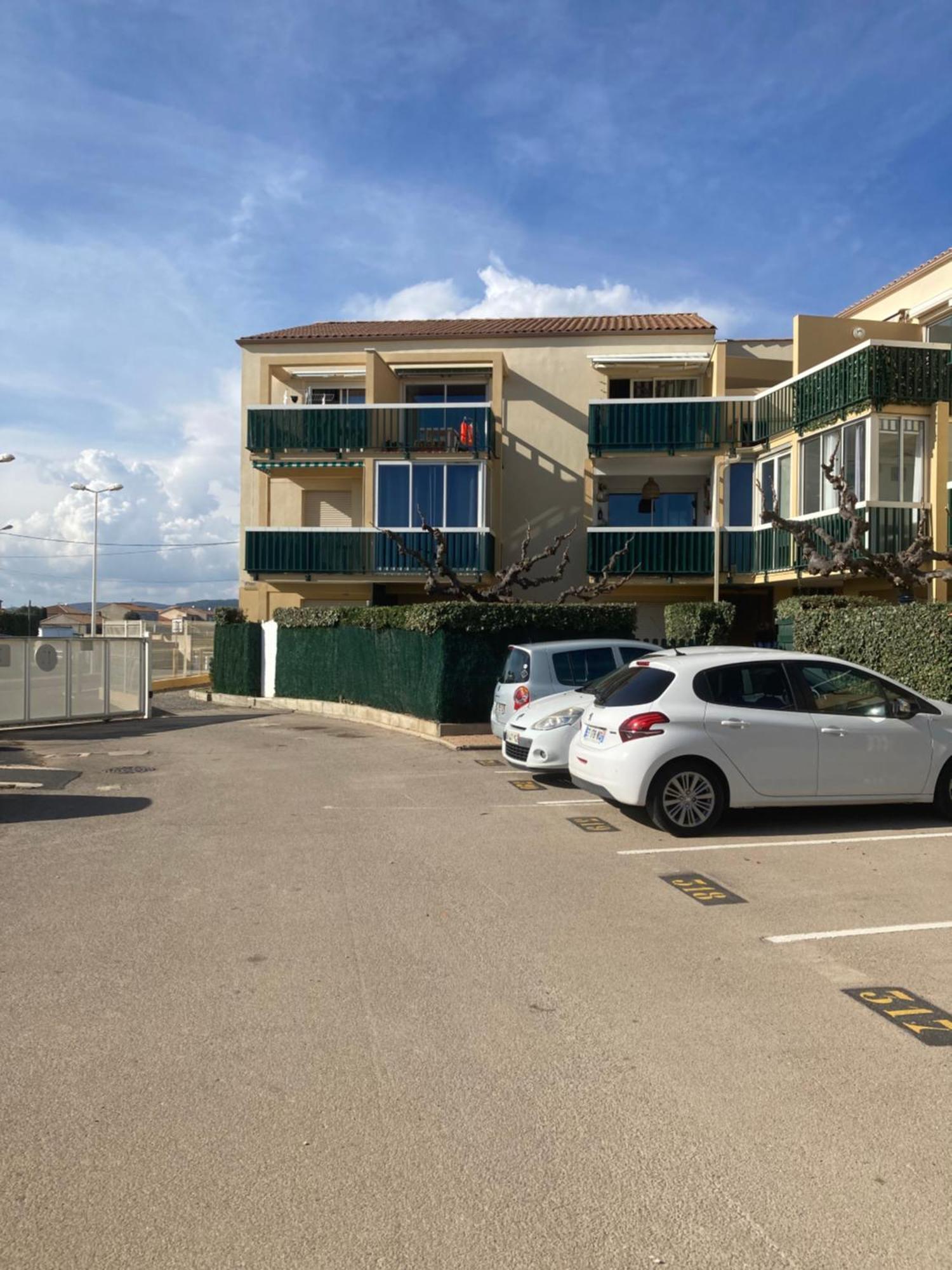Mon Appart A La Plage, Piscine, Wifi, Tv Frontignan Exteriör bild